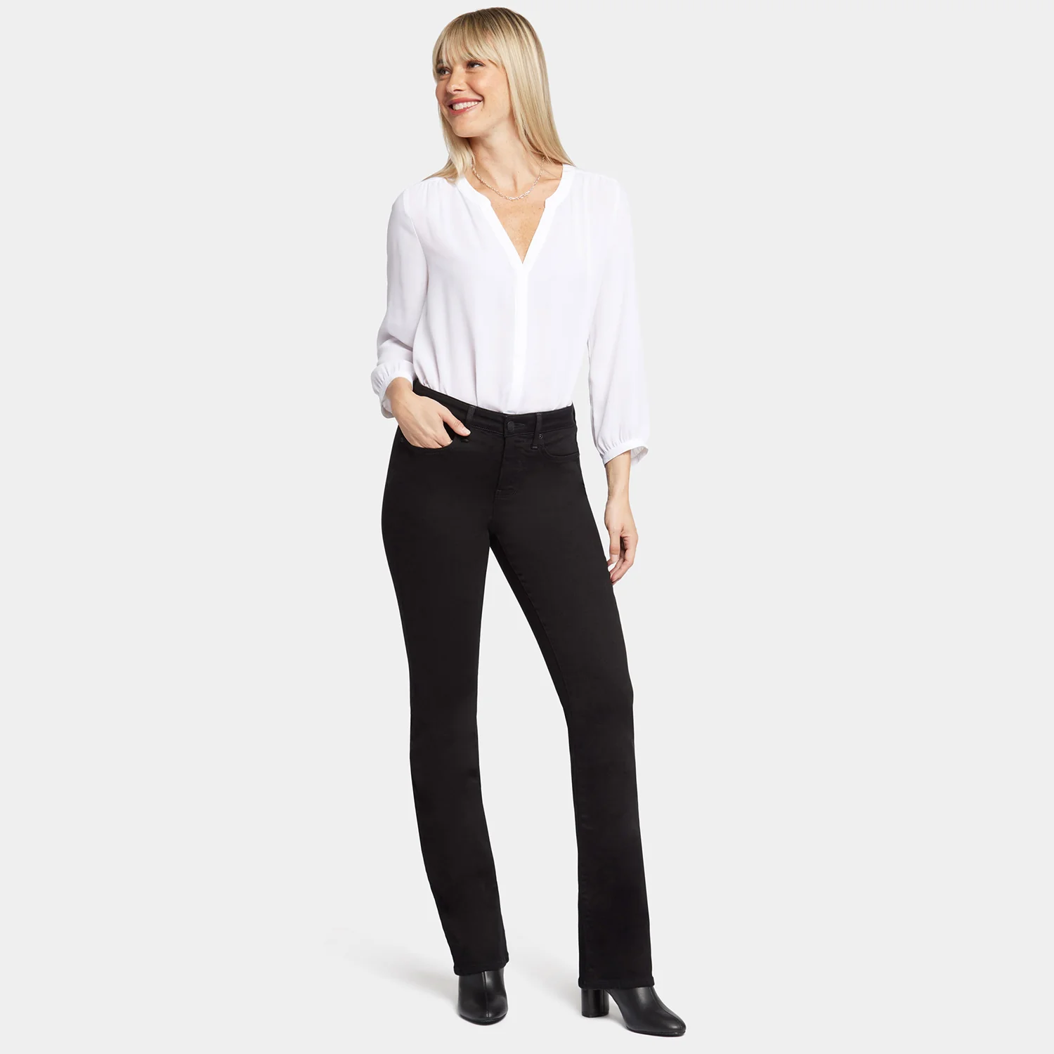 Barbara Bootcut Jeans In Petite - Black - Image 5