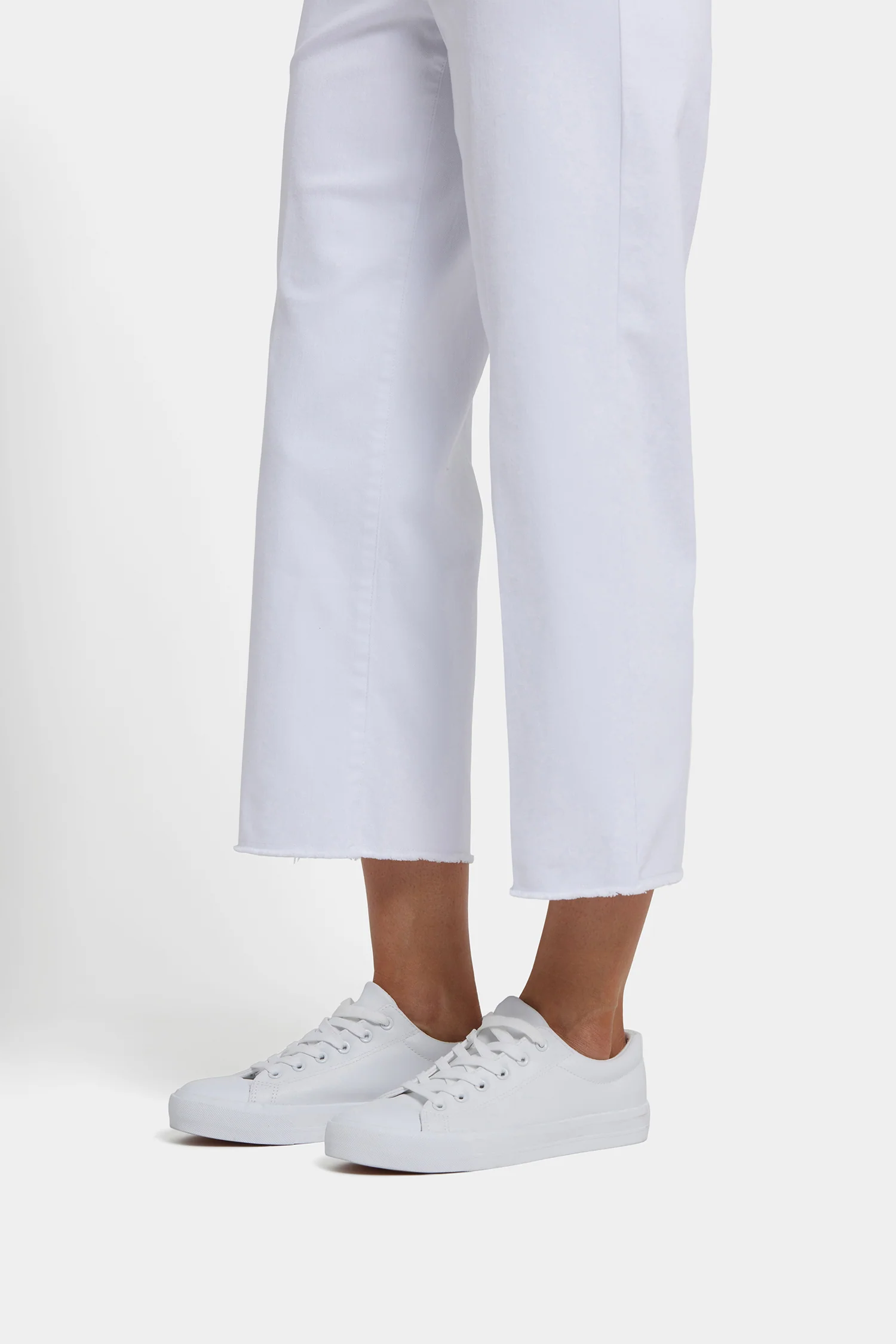 Coco Relaxed Wide Leg Crop Jeans - Optic White - Image 5