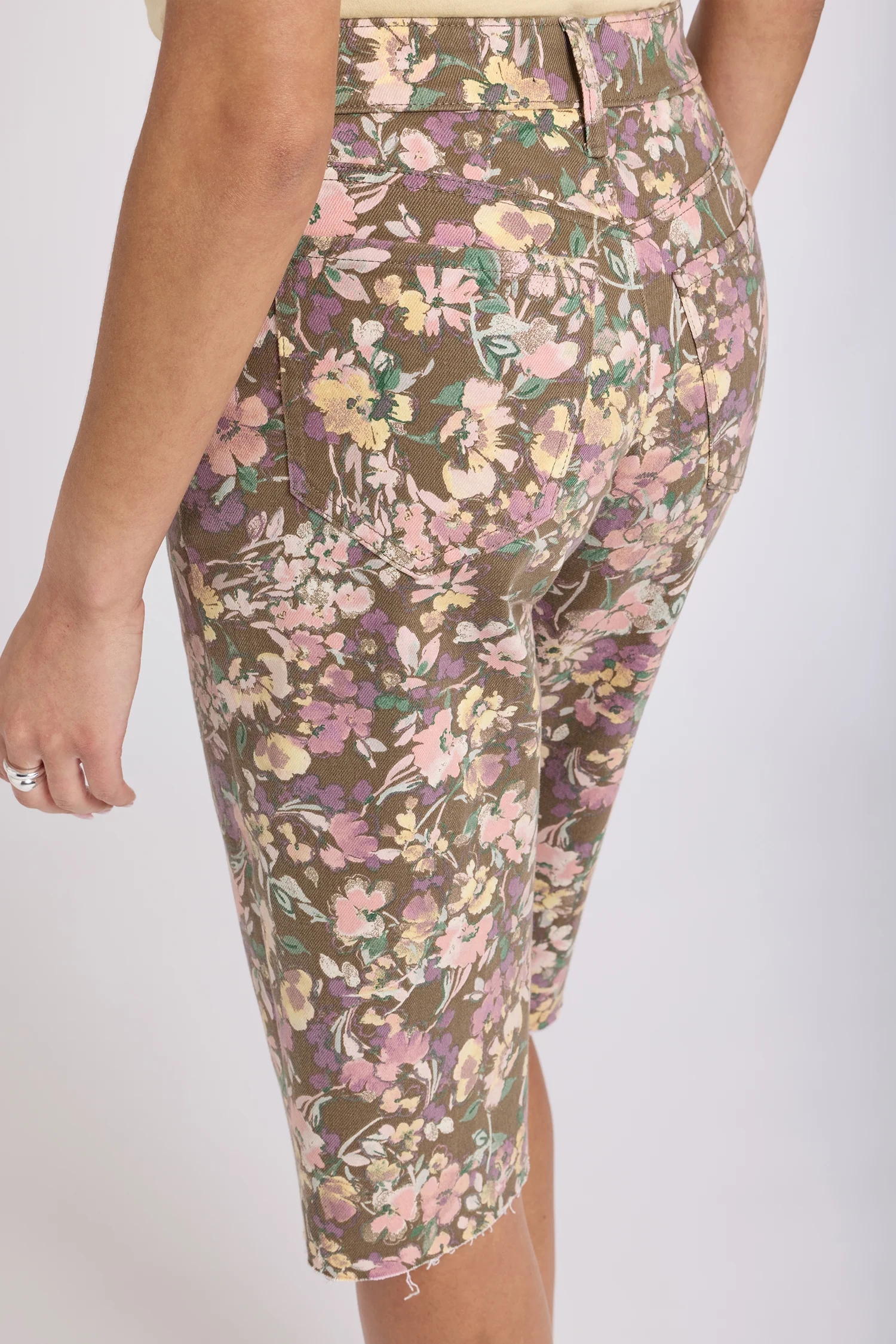 Kristie '80s Bermuda Denim Shorts In Petite - Earth Blooms - Image 5