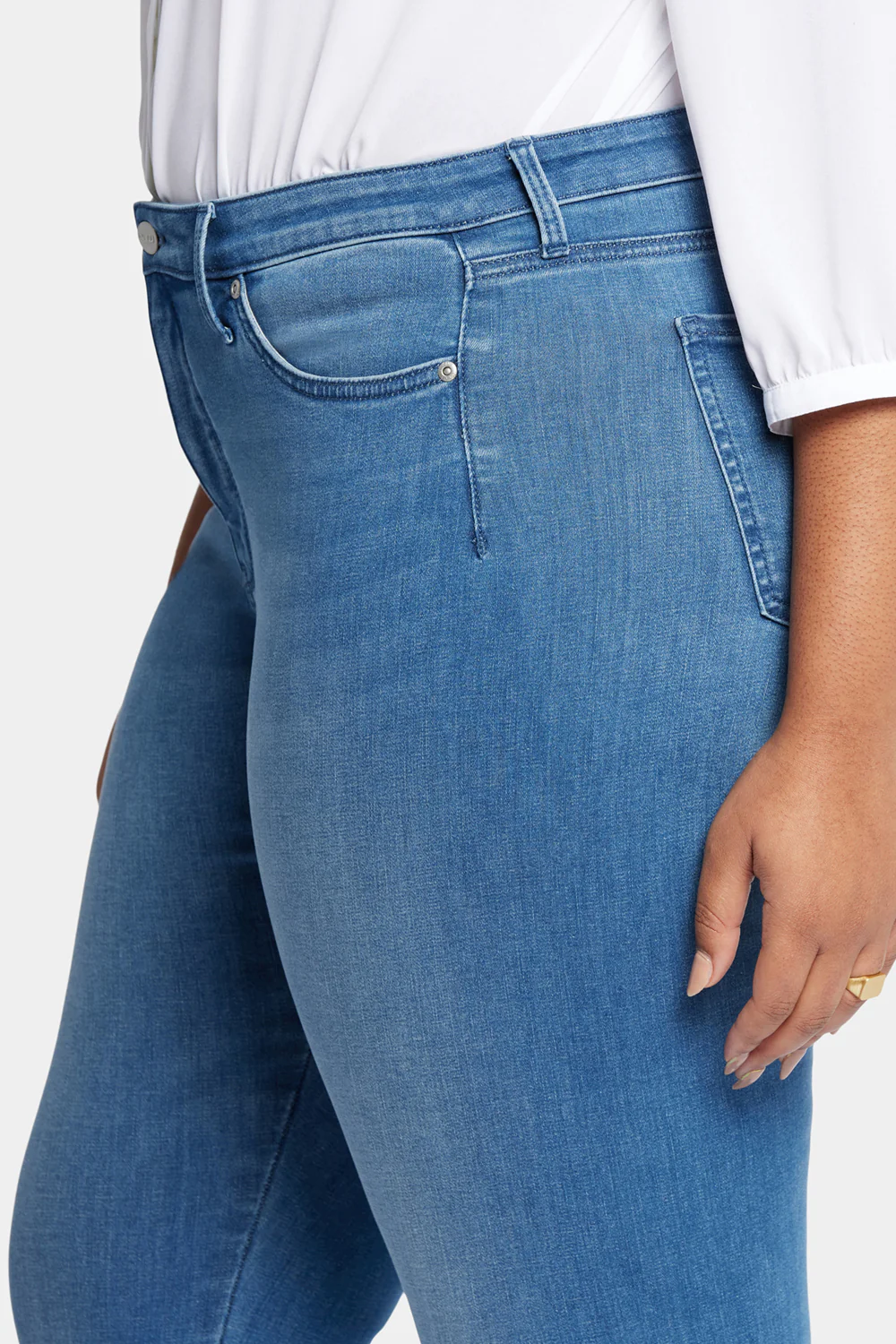 Le Silhouette Sheri Slim Jeans In Plus Size - Stunning - Image 6