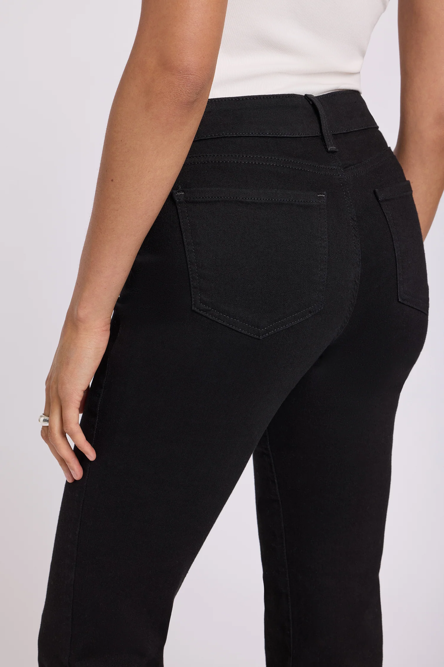 Marilyn Straight Jeans - Black - Image 5