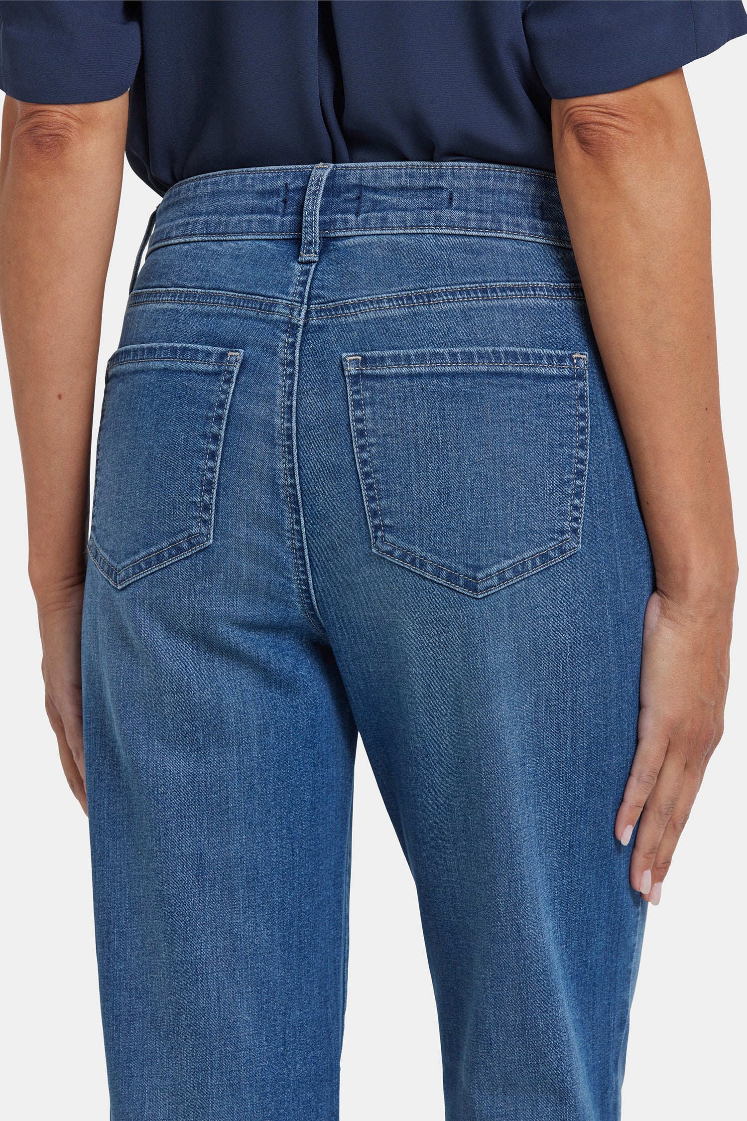 Marilyn Straight Jeans In Petite - Lake Notre-Dame - Image 5