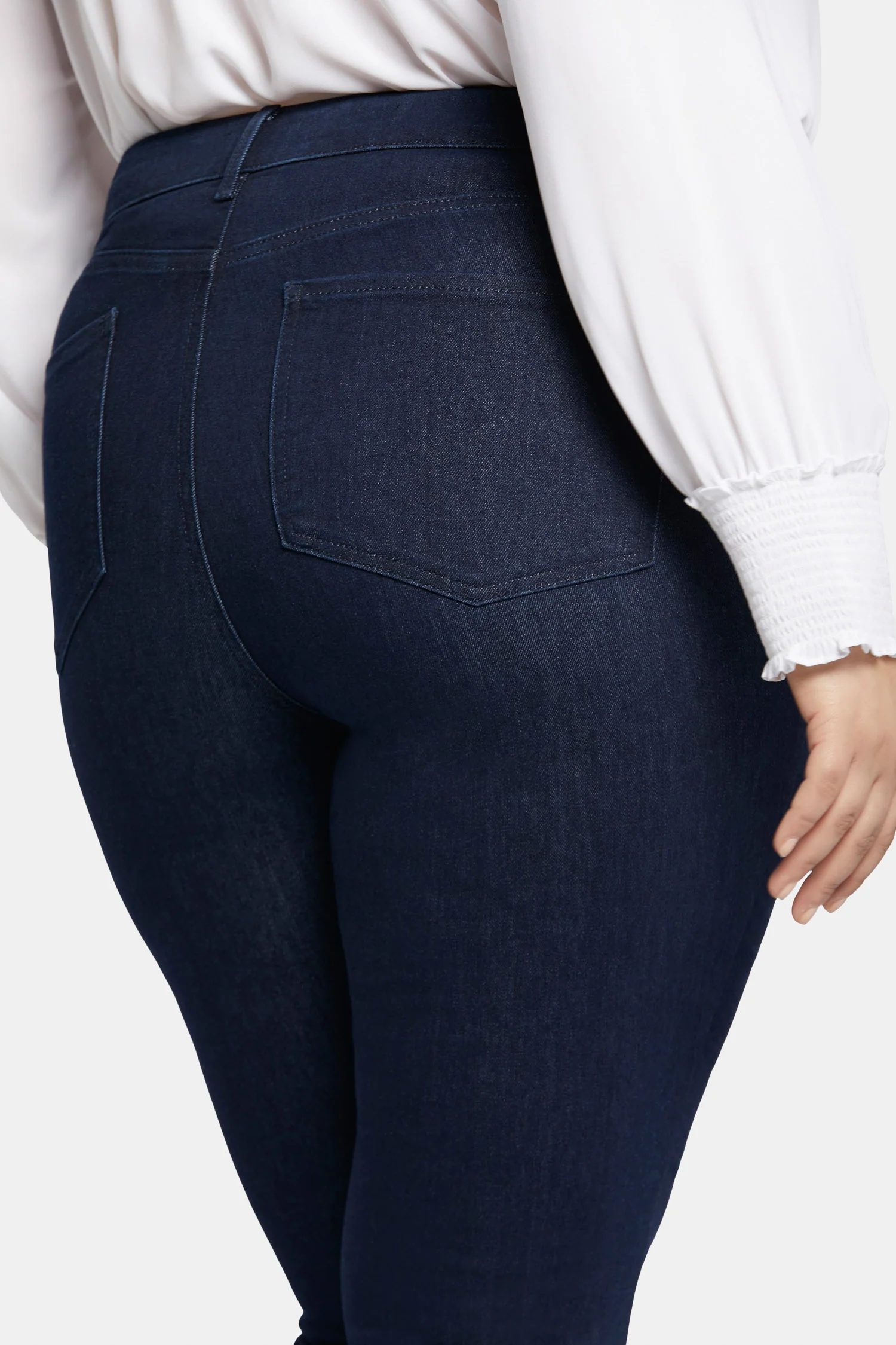 Marilyn Straight Jeans In Plus Size - Rinse - Image 4