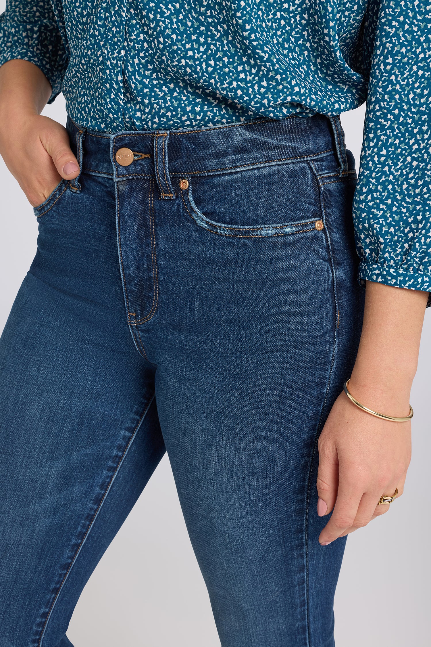 Marilyn Straight Jeans In Tall - Sunset Villa - Image 4