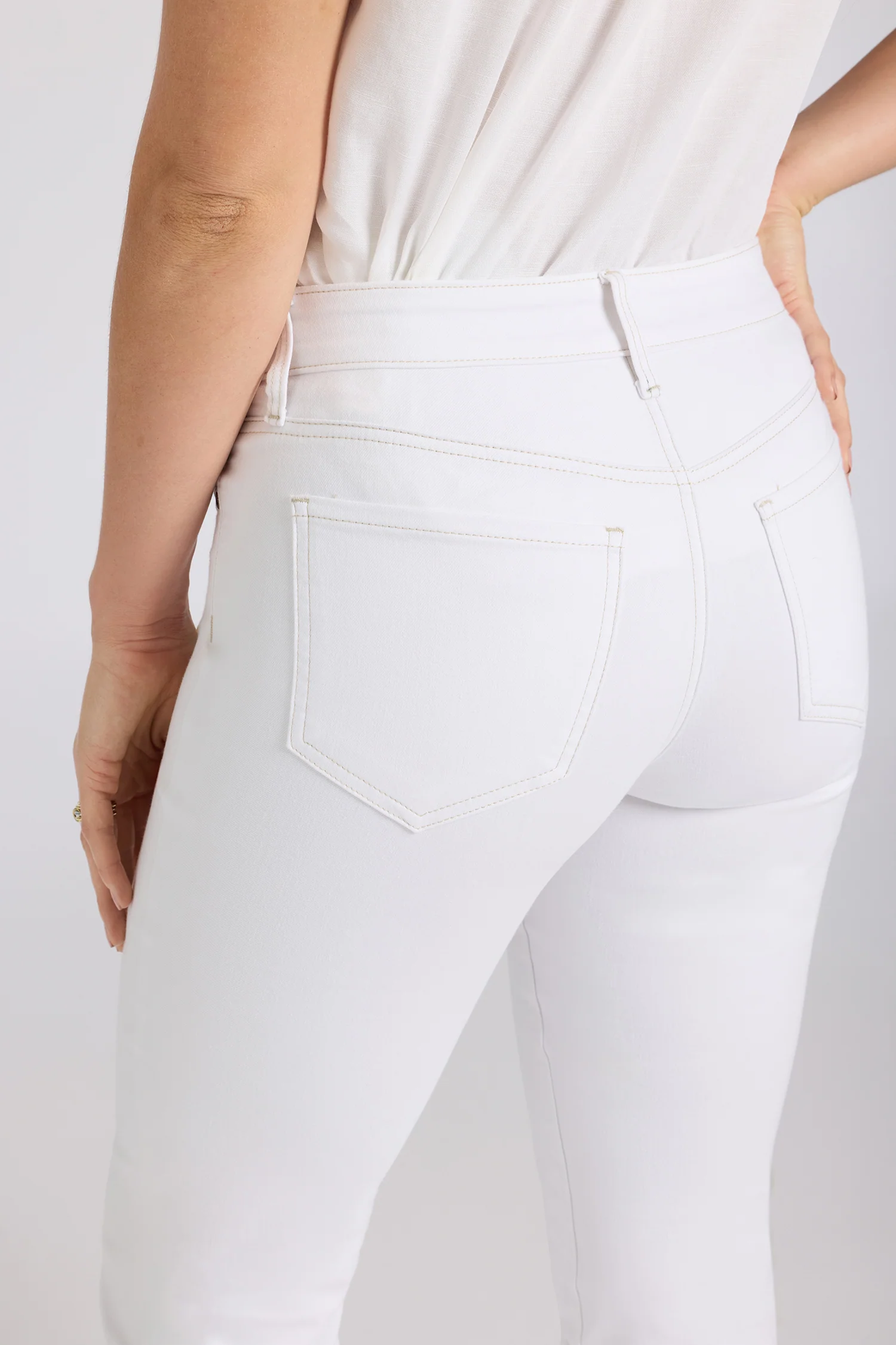 Marilyn Straight Jeans In Tall - Optic White - Image 2
