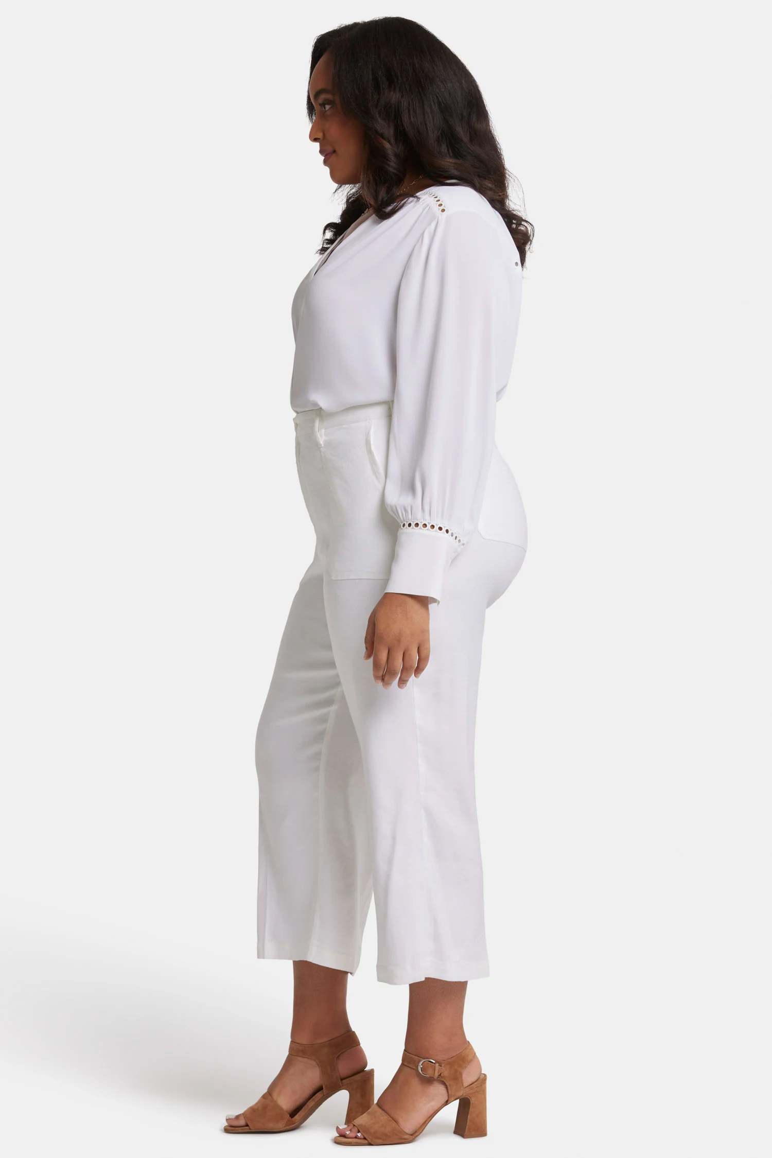 Wide Leg Cargo Capri Pants In Plus Size - Optic White - Image 5